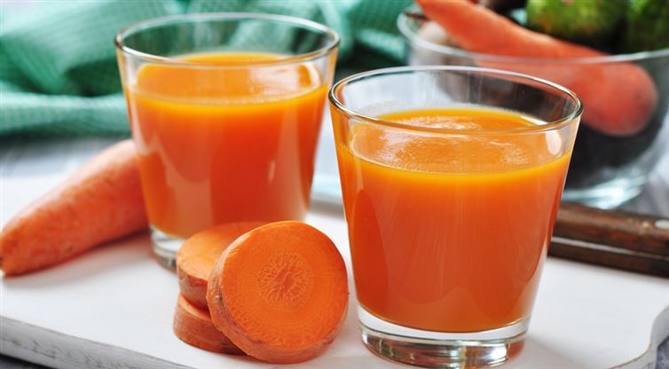 Elle Décide De Boire Du jus De Carottes Pour 8 Mois