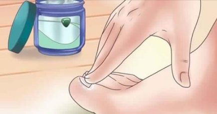 Une Astuce Simple et Naturelle pour Apaiser la Toux Nocturne