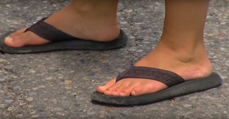 Les docteurs avertissent la population de ne pas porter de Tongs … Voici pourquoi…