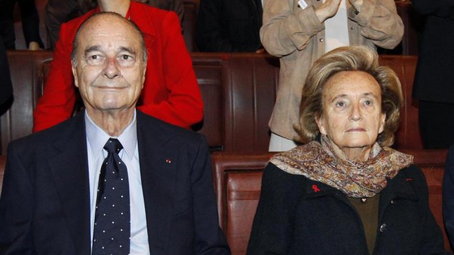 Jacques Chirac toujours hospitalisé, sa femme est rentrée chez elle