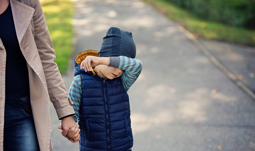 – Les enfants qui ont une mère stricte seraient plus épanouis à l’âge adulte