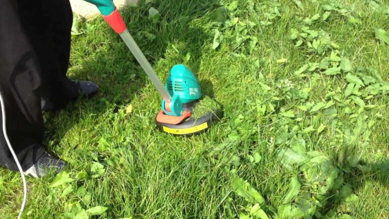 Plus jamais vous ne serez pris au dépourvu avec le fil du coupe-herbe brisé, grâce à cette astuce vraiment trop géniale !!