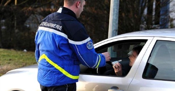 A partir du 1er juillet 2017, vous risquez une amende si vous n’avez pas ça dans votre voiture ! 