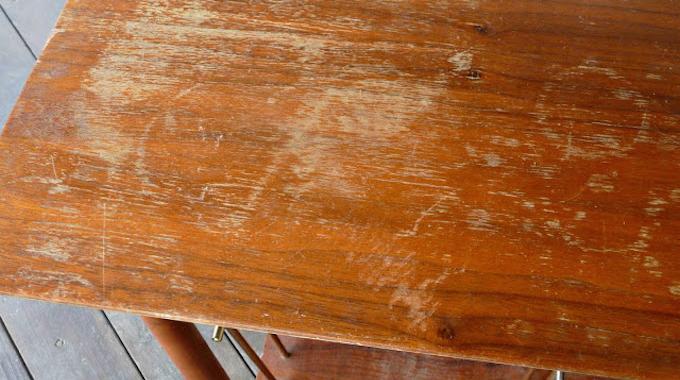 L’Astuce incroyable pour faire disparaître les rayures sur un meuble en bois