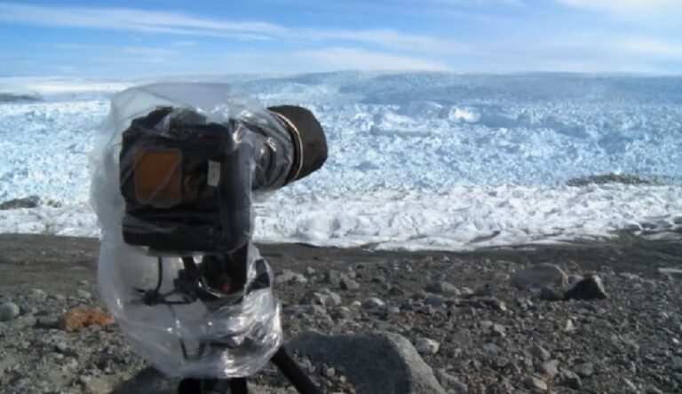 Deux hommes filment un PHÉNOMÈNE d’une RARE intensité… Des images à couper le souffle !