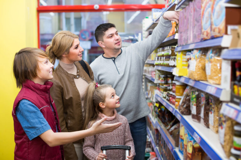 234 aliments pour enfants à bannir dans les rayons des supermarchés !