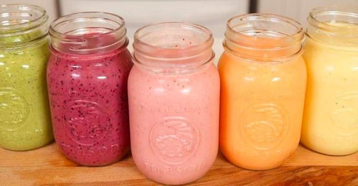 Ces 5 recettes colorées de smoothie sont parfaites pour les matins pressés