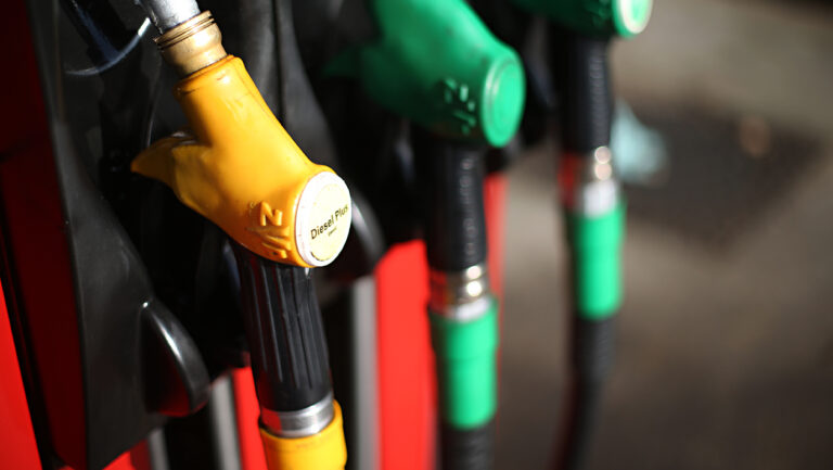 Hausse brutale du diesel au 1er janvier: « La prochaine fois, je prendrai une essence »