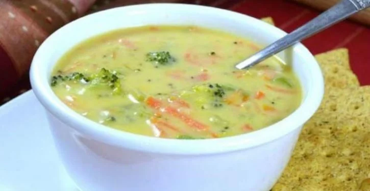 La soupe detox de 3 jours qui nettoie et combat l’inflammation, la graisse du ventre et plus encore