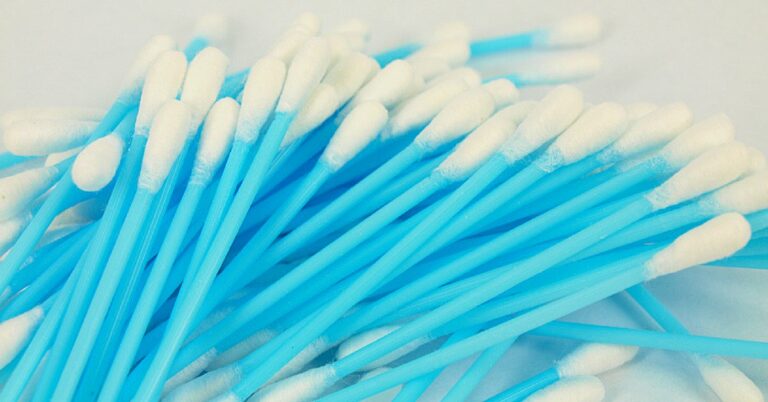 Les cotons-tiges vont bientôt être interdits à la vente, voici pourquoi