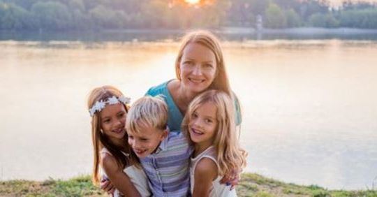 Les mamans de trois enfants seraient les plus stressées ?
