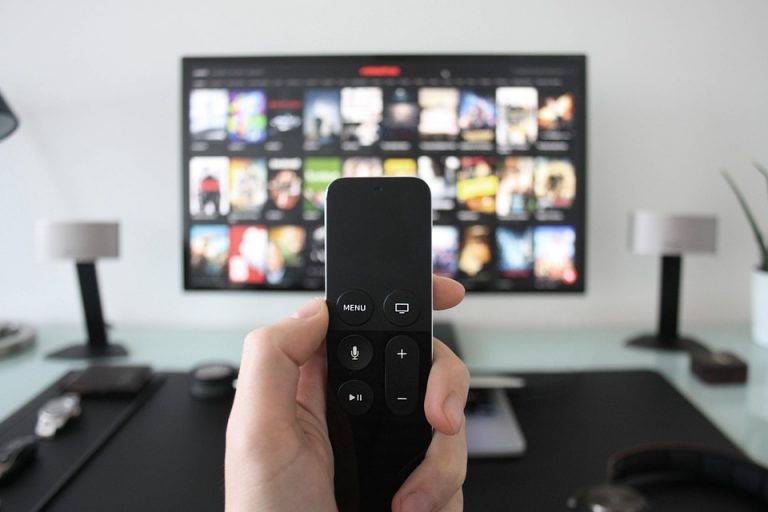 Ne discutez pas de sujets privés en face de de votre Smart TV. Voici pourquoi