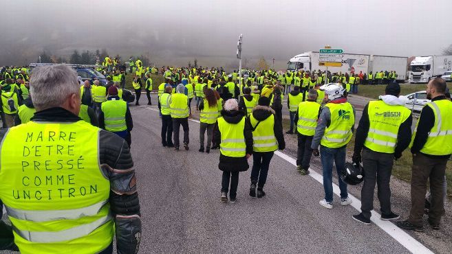 De plus en plus de Français soutiennent le mouvement des «gilets jaunes»