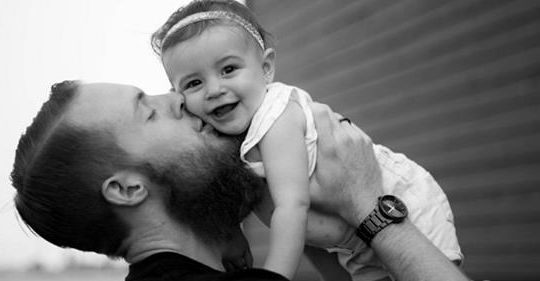 – 10 façons dont une fille change complètement la vie de son père