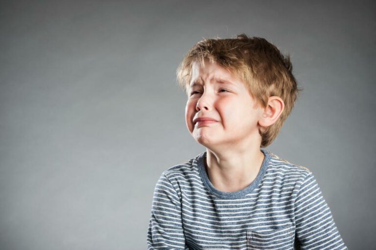 C’est prouvé: les enfants se comportent plus mal devant leur maman