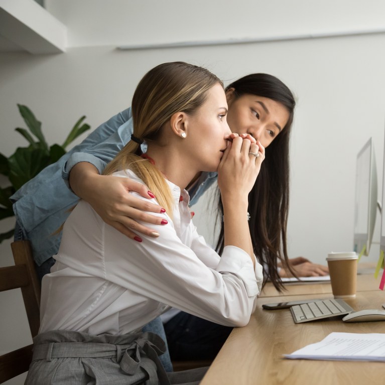 C’est prouvé, avoir une « femme au travail » nous rend meilleure et performant