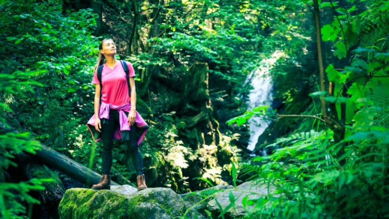 Les femmes vivent plus longtemps si elles vivent entourées par la nature