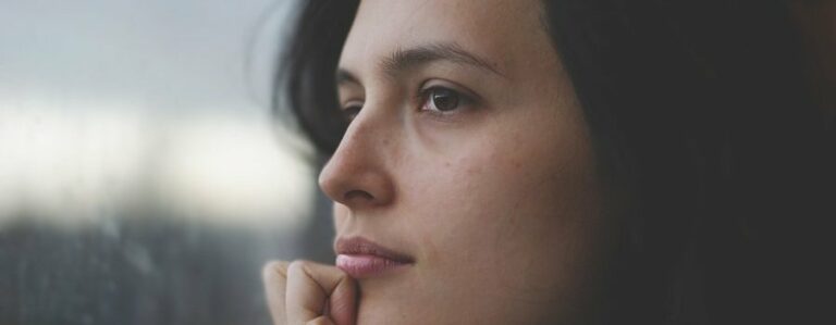 La charge mentale, la maladie des femmes épuisées car elles doivent penser à tout