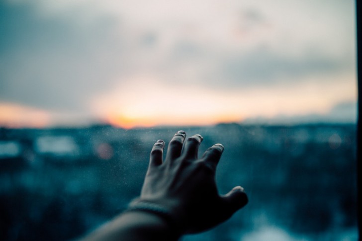Quand quelqu’un que nous aimons meurt, il passe de vivre à côté de nous à vivre en nous