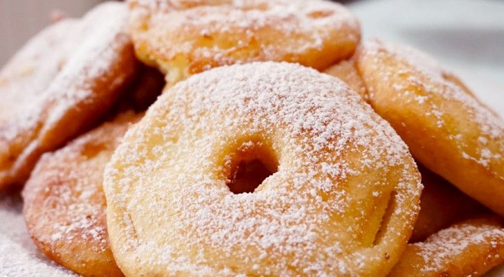 Beignets aux pommes : les étapes simples pour les préparer au four avec 3 ingrédients et rapidement