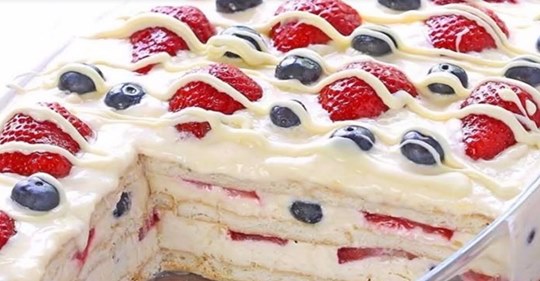 Un gâteau sans cuisson aux petits fruits… un incontournable à réaliser cet été!