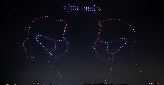 300 drones ont illuminé le ciel de Séoul pour rendre hommage aux soignants et rappeler les gestes barrières