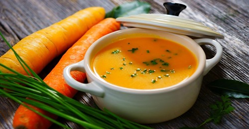 Velouté de carottes aux pommes et lait de coco : c’est tout simplement délicieux !