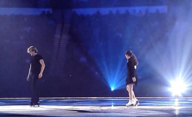 Ce couple de patineurs en met plein la vue sur la chanson «Someone Like You» d’Adèle.