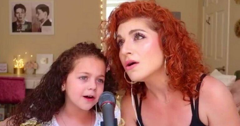 Une mère et sa fille forment un duo émouvant