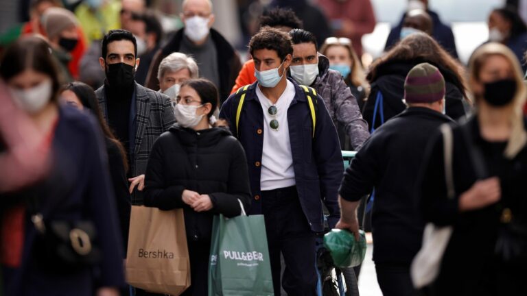 Les conditions du port du masque en extérieur assouplies