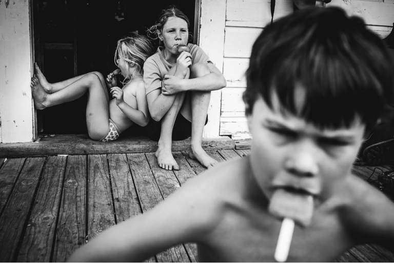 Cette mère dit non à la technologie : découvrez les bienfaits sur sa famille