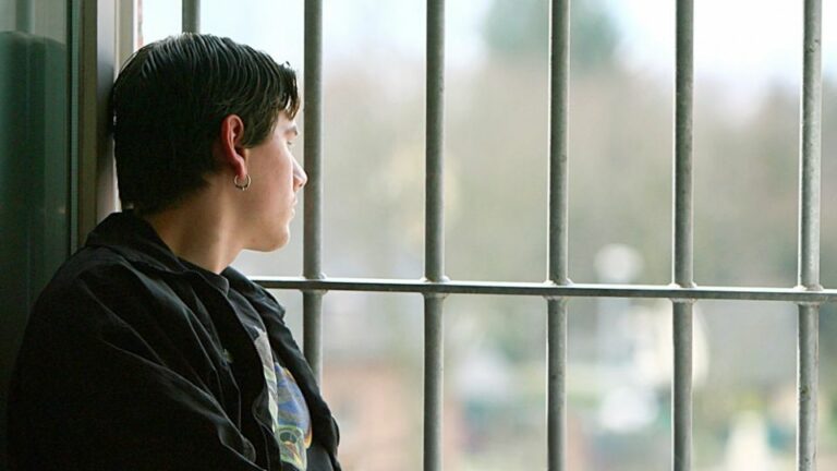8 raisons pour lesquelles les parents sont responsables de la délinquance de leurs enfants