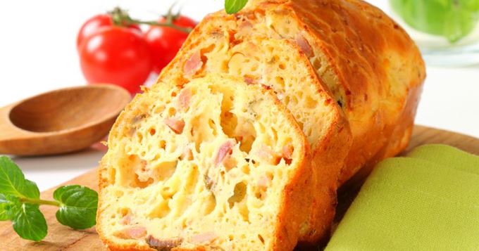 Cake au jambon et gruyère râpé délicieux