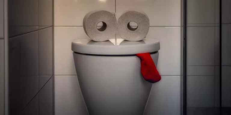 Les déchets que vous ne devez JAMAIS jeter dans les toilettes : les dégâts sont incalculables