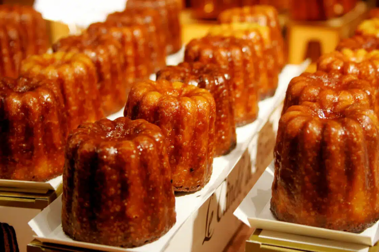 Cannelés bordelais : La recette de Julie Andrieu !