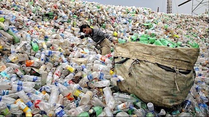 L’Inde INTERDIT Tous les Objets Plastique Jetables. Une Avancée Majeure Pour la Planète