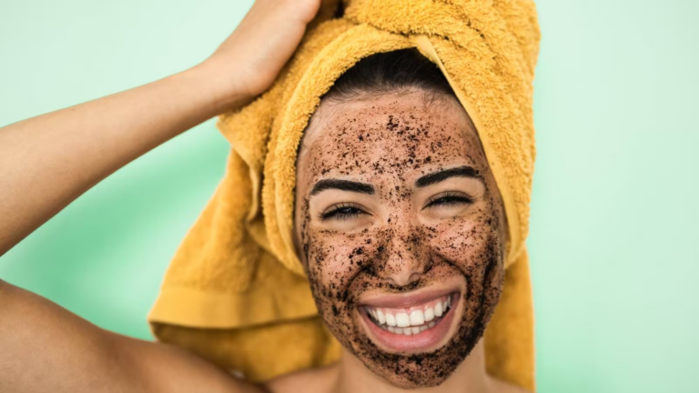 Masque à base de café différents pour aider à éliminer les rides, l’acné et les imperfections du visage