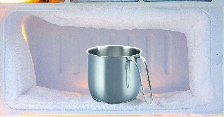 Comment dégivrer un congélateur rapidement avec la méthode de la casserole ?