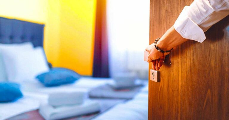 Quels objets peut-on emporter d’une chambre d’hôtel ?