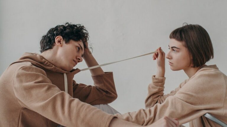 7 Attitudes qui montrent qu’il n’est pas prêt à s’engager