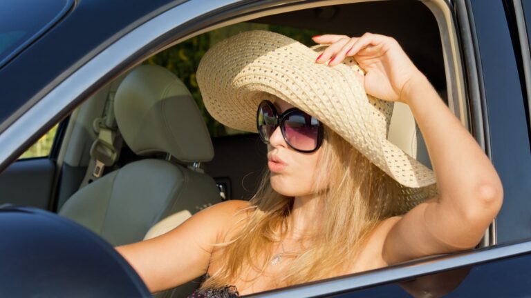Vaut-il mieux rouler avec les fenêtres ouvertes ou avec la climatisation ?