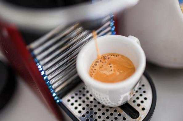 Comment réinitialiser ma Nespresso ? Restauration des réglages d’usine