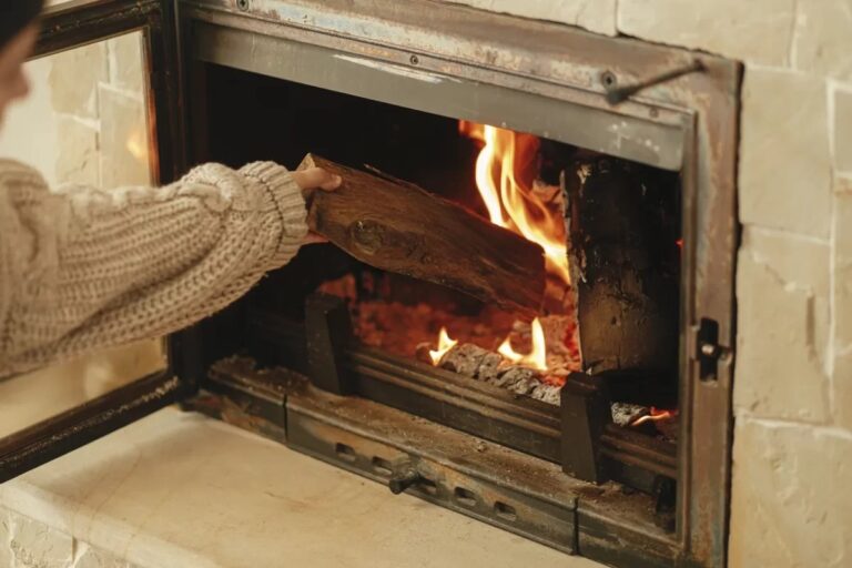 Le chauffage au bois bientôt interdit ? Découvrez toutes les dates et précisions !