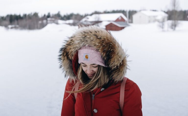 Laine ou polaire, quelle matière vous protègera le mieux du froid?