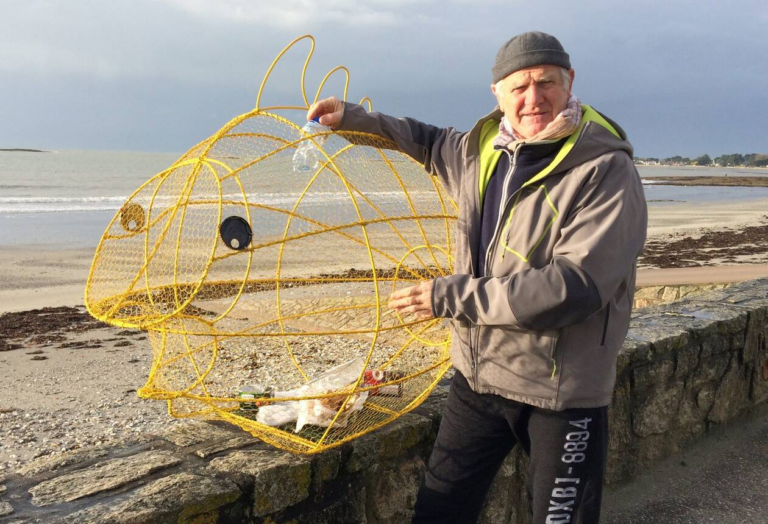 Il fabrique des poissons-poubelles pour réduire les déchets dans la mer