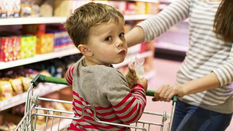 Pourquoi vous ne devriez pas tout donner à votre enfant tout ce qu’il demande