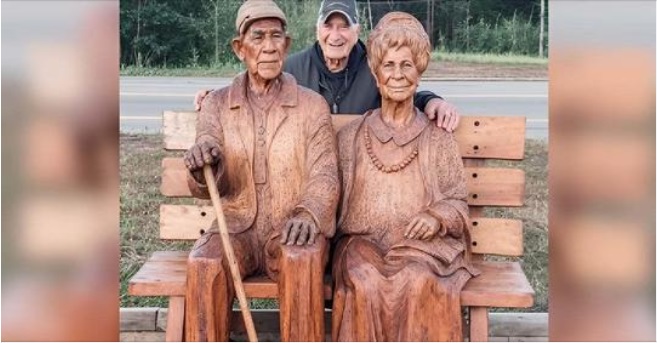 L’amour immortalisé en bois: l’héritage artistique d’Aditya au cœur d’un village