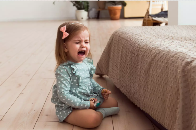 Pourquoi mon enfant est plus obéissant avec les autres qu’avec moi ?