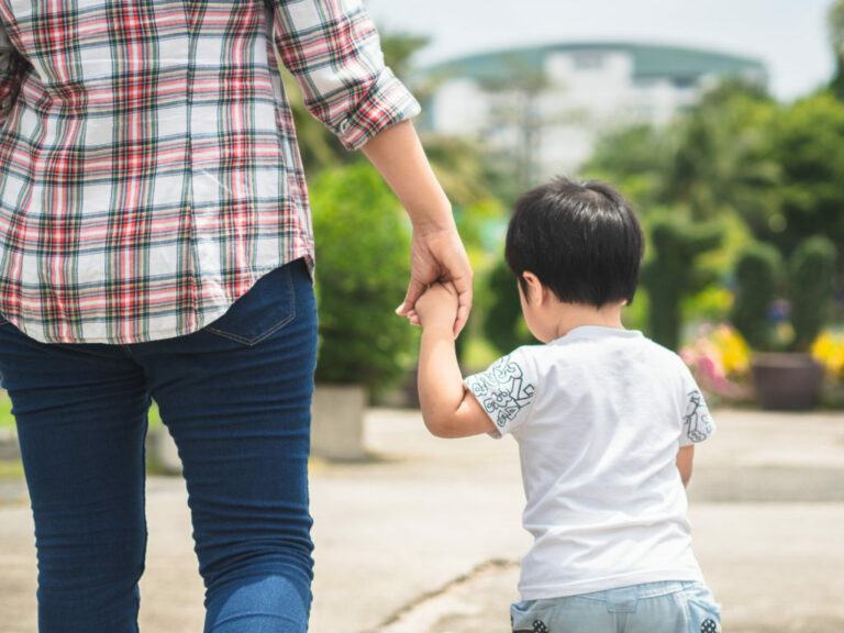 Le parent avec lequel votre enfant se sent le plus en sécurité est le plus mal traité