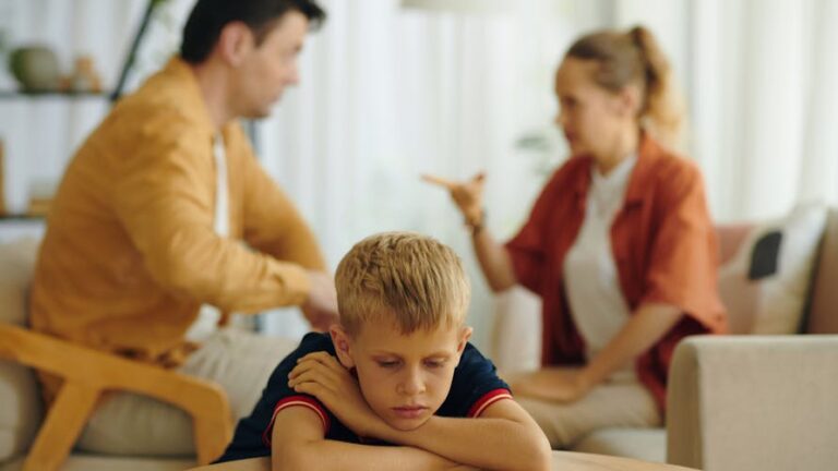 Quand les enfants assistent à des disputes : un impact plus grand qu’on ne le croit